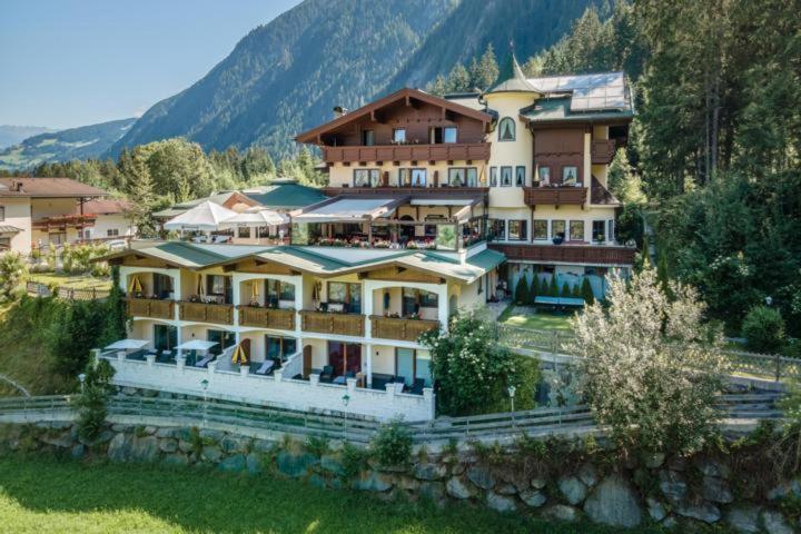 Hotel Laendenhof Superior Mayrhofen Εξωτερικό φωτογραφία